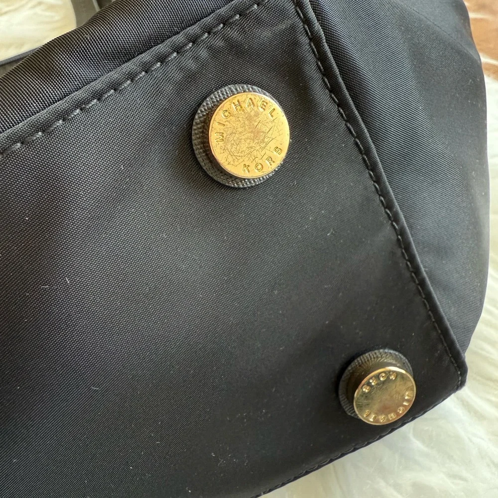 🔥Michael Kors | Black Purse with Zip Close and Trolly Sleeve and Tons of Storage